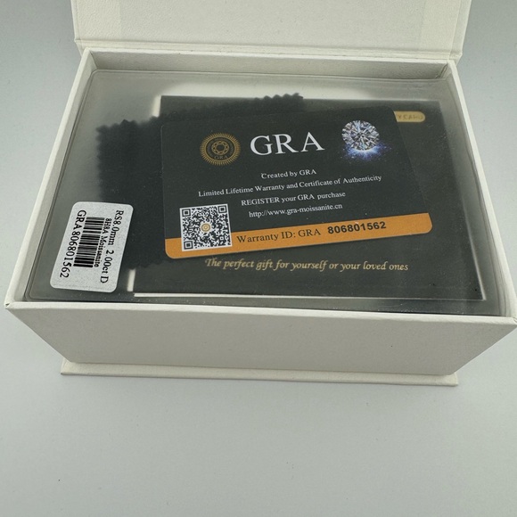 Moissanite Round Diamond Sterling Silver 925 Necklace Dolphin love - Picture 6 of 8